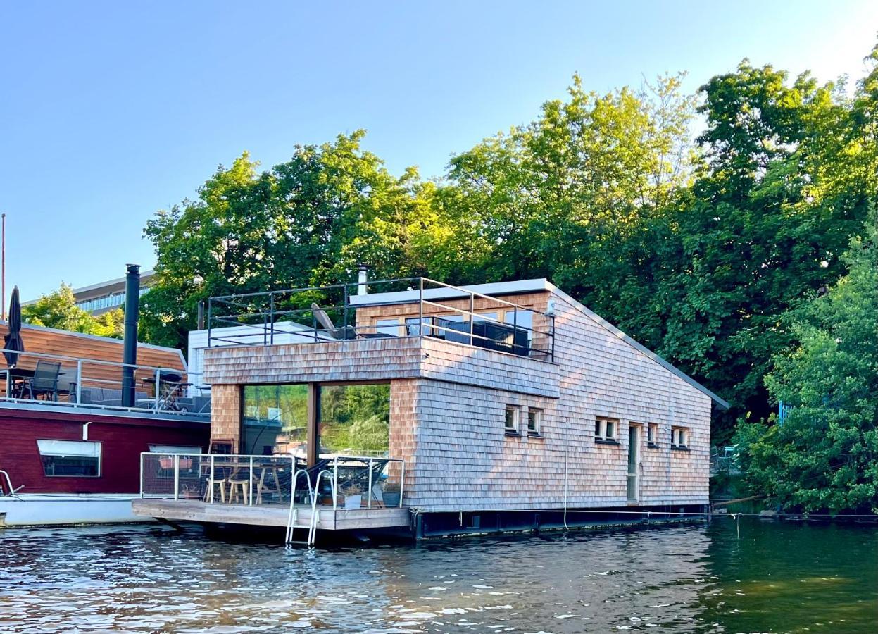 Houseboat Fred Hotel en barco *
